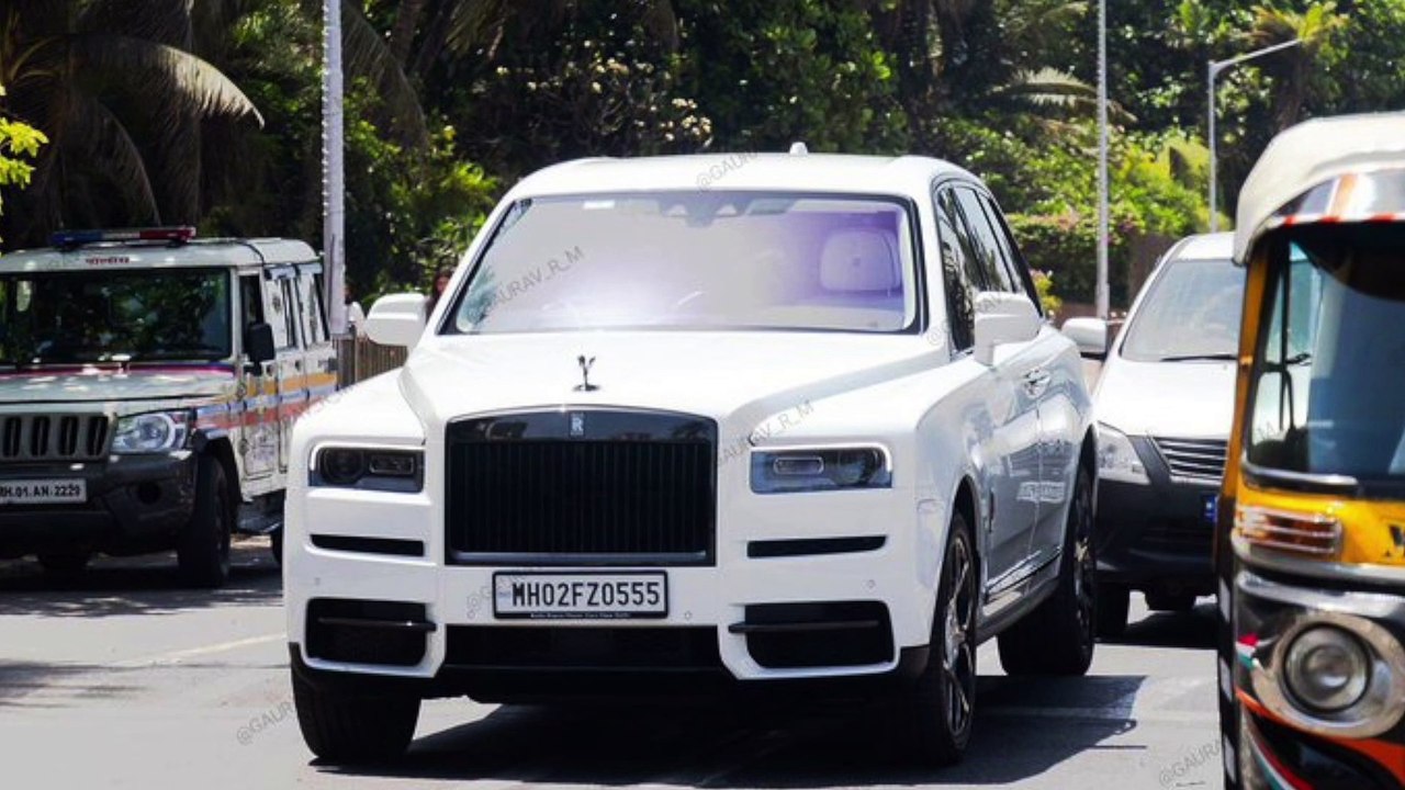 SHAHRUK KHAN LUXURY ROLLS ROYCE CAR