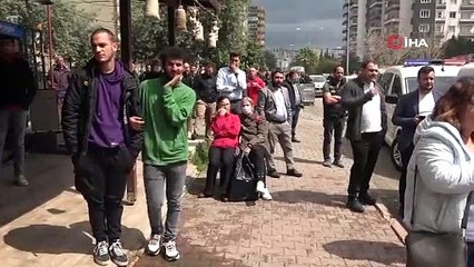 Kontrollü yıkımı film izler gibi izlediler