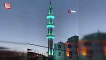 İzmir'de şiddetli rüzgar: Cami minaresi sallandı