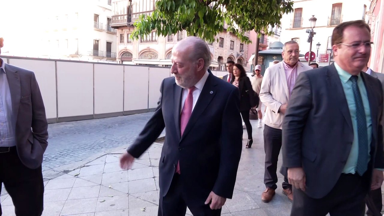 Villalobos defiende los 1.000 millones extras de inversión para la provincia de Sevilla
