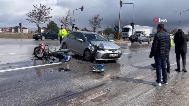 Otomobil ile çarpışan motosiklet sürücüsü yaralandı