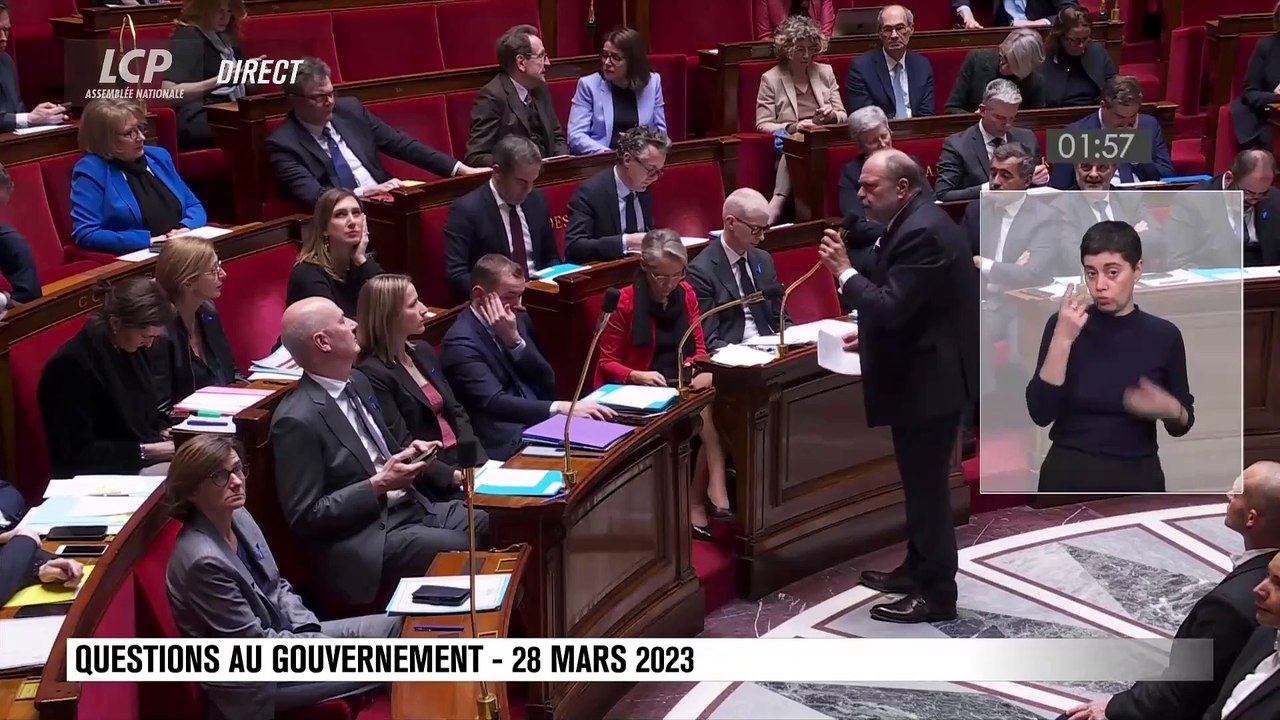 Réforme des retraites: A l'Assemblée Nationale, le ministre de la Justice Éric Dupond-Moretti accuse La France insoumise de "vomir sur les policiers"