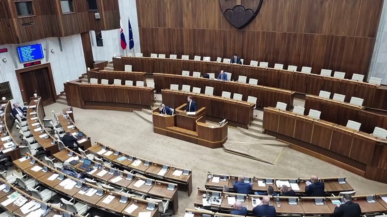 ZÁZNAM: Rokovanie NR SR - I. Matovič predkladá návrh na odmenu 500 eur za účasť vo voľbách