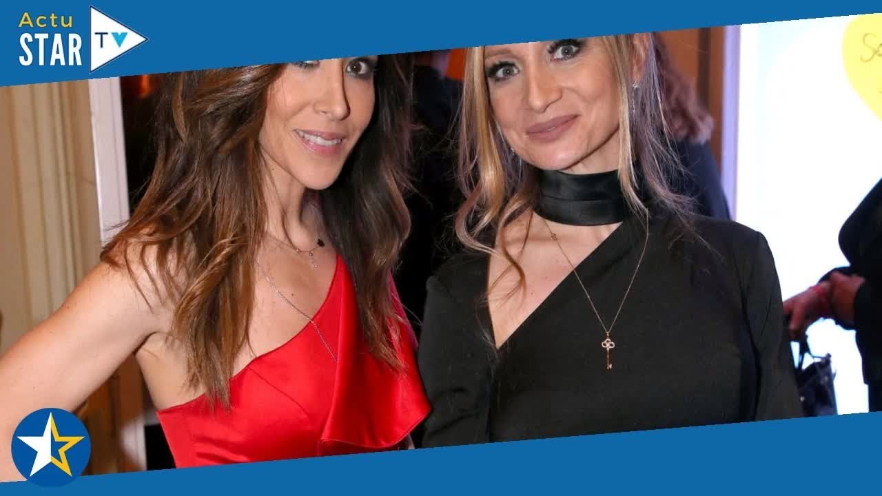 Fabienne Carat sublime dans une robe rouge asymétrique, soirée de gala avec sa soeur Carole