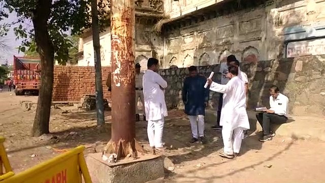 Administration seized 10 thousand bricks and 4 trolley sand