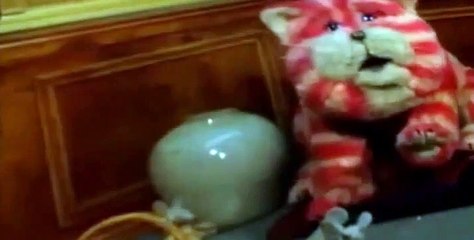 Bagpuss E012 - Flying
