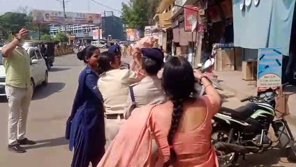 Tải video: The tussle between the Mahila Congress and the police did not burn the effigy