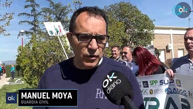 Guardias civiles y policías protestan en Moncloa: Trabajamos en condiciones precarias