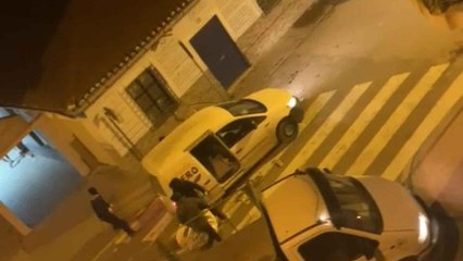 Cuatro encapuchados asaltando un estanco en Dolores de Pacheco.