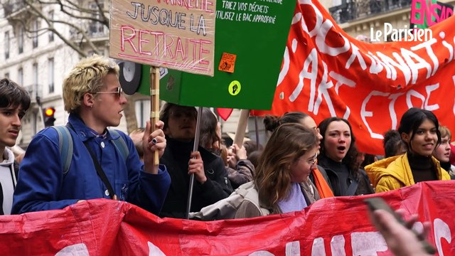Réforme des retraites : dans la manifestation, le «carnaval» des étudiants en art
