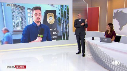 Homem que invadiu gramado com a filha presta depoimento 28/03/2023 16:38:44