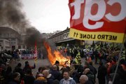 Fransa'da emeklilik reformuna karşı protestolar sürüyor: 27 gözaltı