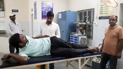 अनियंत्रित कार पलटी, चालक घायल