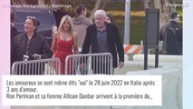 Ron Perlman en couple avec un actrice de 22 ans de moins que lui, baisers fougueux sur le tapis rouge !