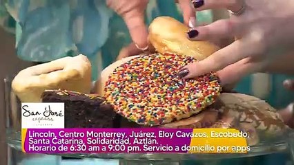 Camioneta sale volando tras ser impactada por llanta