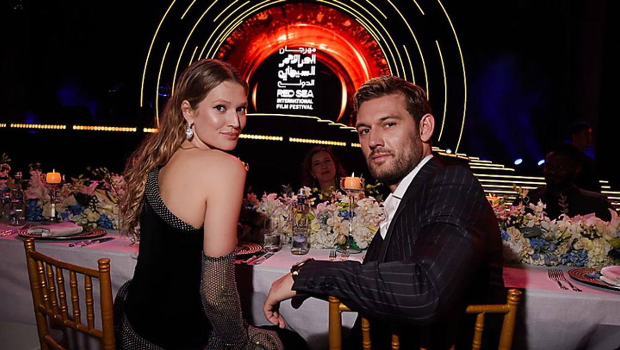 Ehe-Krise? Toni Garrn und Alex Pettyfer entfolgen sich bei Insta & löschen gemeinsame Bilder