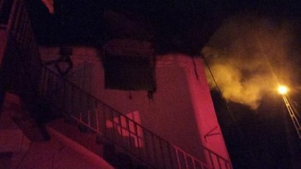 DİYARBAKIR'DA, 2 ÖLÜMLÜ KAVGA SONRASI HUSUMETLİLERİNİN EVLERİNİ ATEŞE VERDİLER