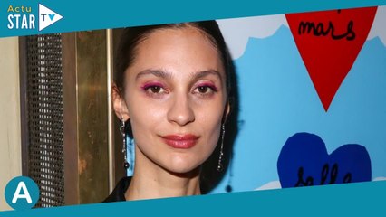 Geneviève de Fontenay, sa petite-fille Adèle lookée comme une Miss : profond décolleté et plumetis d