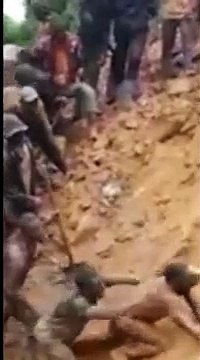 Vídeo mostra mineiros congoleses escapando de mina de ouro em desmoronamento