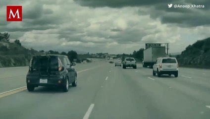 Captan en video aparatoso accidente en carretera de Los Ángeles provocado por una llanta