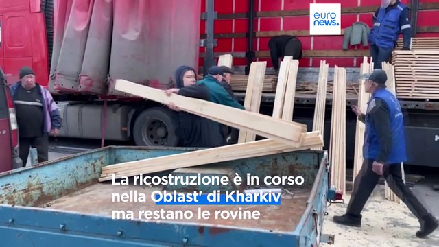 Ucraina, Zelensky al confine con la Russia celebra la riconquista di Sumy