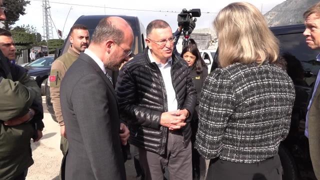 Hollanda Heyeti Yardım İçin Hatay'da... Lütfü Savaş: Dostlarımızın Yardımıyla Eski Güzel Günlere Geri Döneceğiz