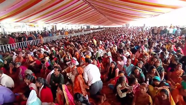 जबलपुर में बागेश्वर धाम सरकार धीरेंद्र कृष्ण शास्त्री की कथा