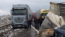 Anadolu Otoyolu'nun Bolu geçişinde 58 araç birbirine girdi! 2'si ağır 10 yaralı