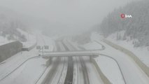 Ilgaz Dağı geçişinde yoğun kar yağışı ve tipi etkili oldu