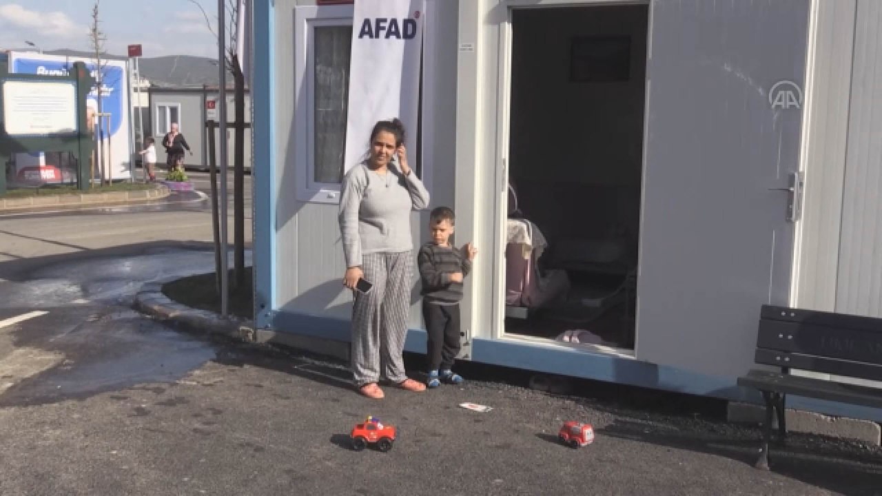 Depremde eşi ve 2 çocuğunu kaybetti, hastanede hamile olduğunu öğrendi