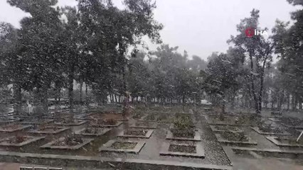 Yüksek kesimlerin ardından kent merkezlerinde de kar yağışı başladı