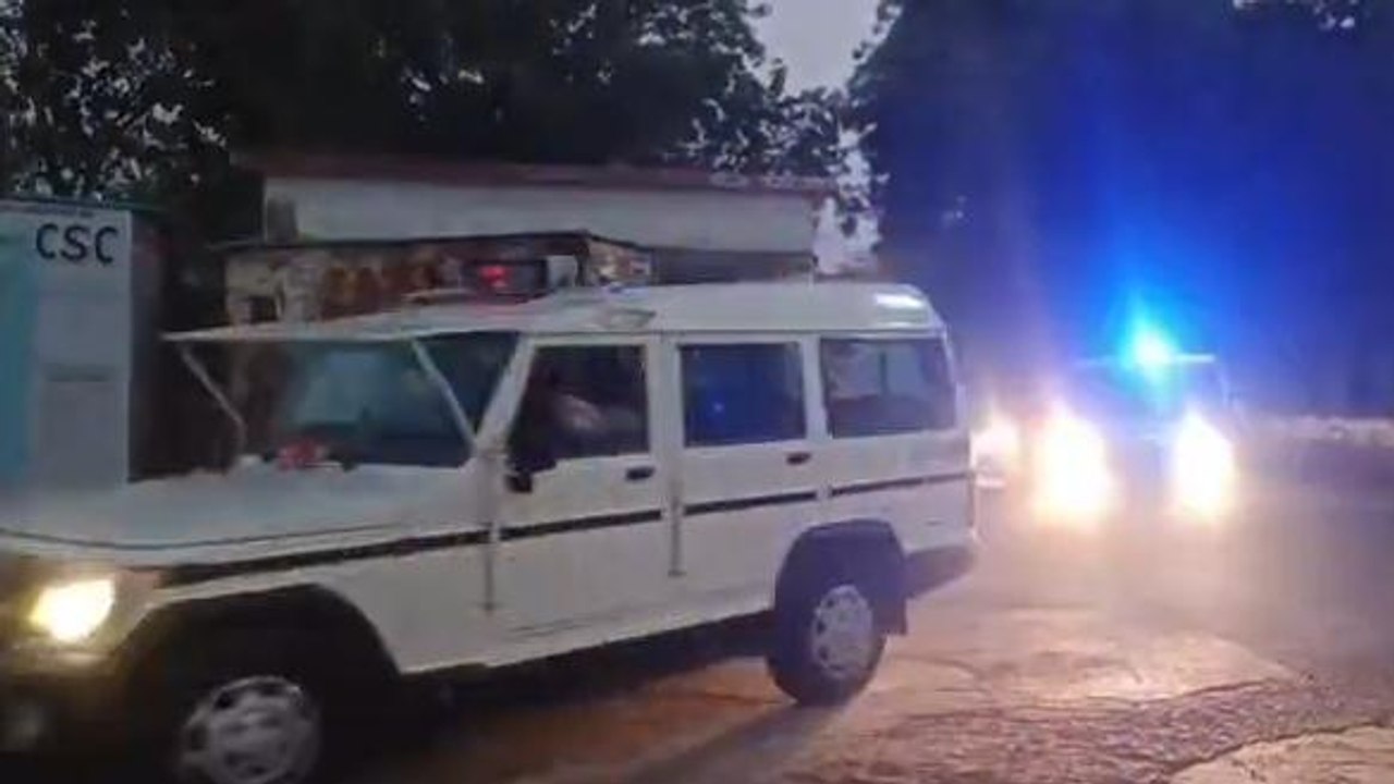 बुरहानपुर: पुलिस और जिला प्रशासन ने निकाला फ्लैग मार्च,लिया जायजा