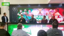 Adrián Marcelo abofetea a Chessman en conferencia de prensa de Triplemanía