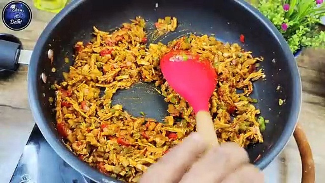 Iftari_Mein_Banae_Naye_Crispy_Roll_Khane_Best_Iftar_Recipe(360p)