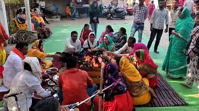 मंदिरों में हुए विभिन्न धार्मिक अनुष्ठान