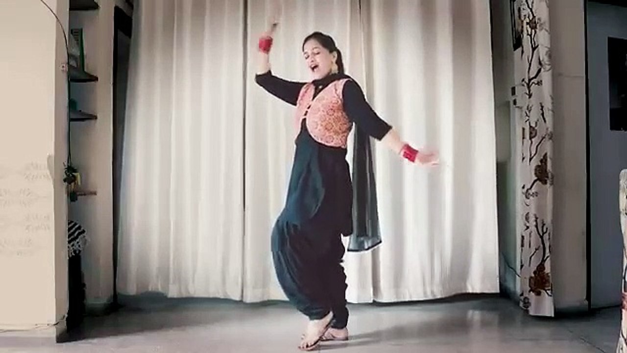 Dance on Iko Ik Dil ###Gippy Grewal ###Sudesh Kumari