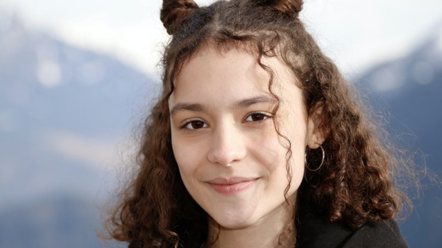 Voici - Et doucement rallumer les étoiles (France 2) : qui est Cassiopée Mayance qui incarne les jumelles Marie et Camille ?