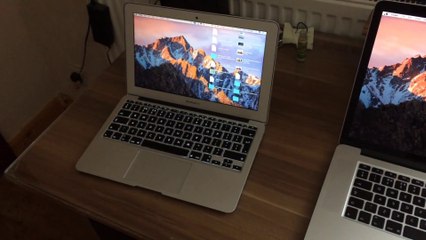 MacBook Pro vs MacBook Air - Boot Up Speed Test (Who Wins?)