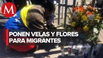 Colocan altar afuera de sede del INM en Ciudad Juárez; exigen informe sobre víctimas