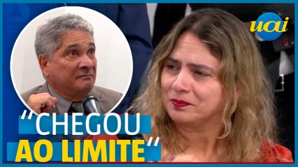 Deputada chora após ser chamada de 'gatinha de pelúcia'