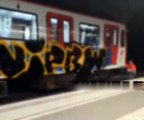 Discusión entre grafiteros y vigilantes del metro en la L5 de Barcelona