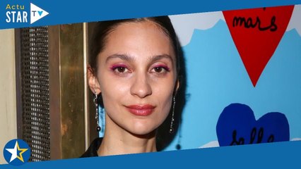 Geneviève de Fontenay, sa petite-fille Adèle lookée comme une Miss : profond décolleté et plumetis d