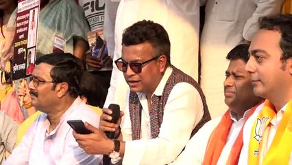 চোরের রানির বড় গলা... নতুন কবিতায় ফের তৃণমূলকে খোঁচা রুদ্রনীল ঘোষের | Oneindia Bengali