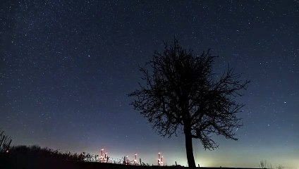 The beauty of the night sky with music for relaxation and meditation
