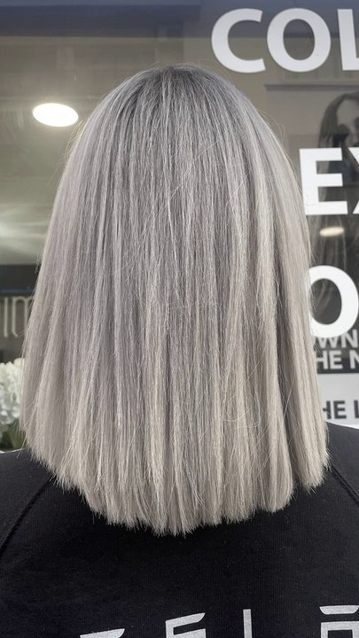 cheveux gris silver hair coloriste aix-en-provence