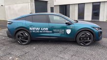 Essai POV Peugeot 408 Hybrid 225 GT, Bleu Obsession