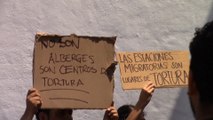 Migrantes protestan en frontera sur de México tras incendio en centro migratorio
