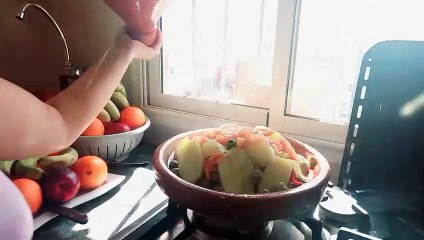 يوميات طاجين المعزي: رحلة عبر نكهات حفيظة وأحاحان 🍲