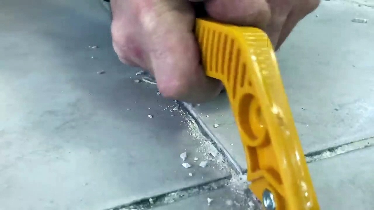 Method Surprised 50 Years Old Tiler! Remove Tiles Without Breaking