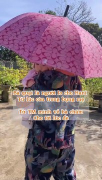 Bà ngoại khóc đỏ cả mắt khi tiễn cháu về nội: Chăm suốt 5 tháng, vừa biết giỡn thì phải về nội